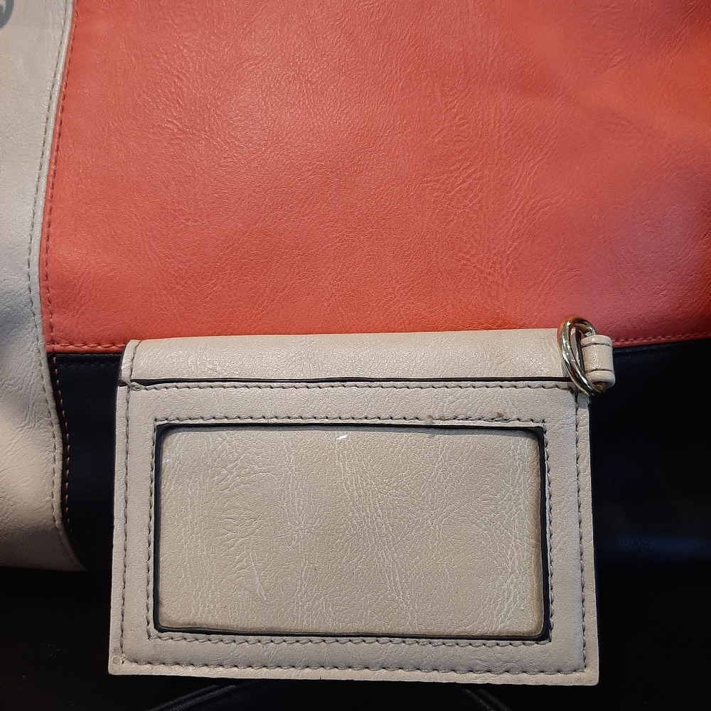 Handbag - Picture 6 of 7